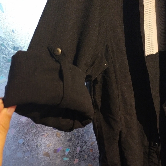 Columbia Women's Black Button Down Long Sleeves Shirt - Picture 16 of 17